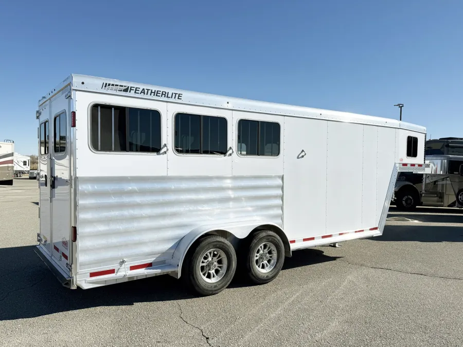 2020 Featherlite 3HGN | Photo 4 of 17