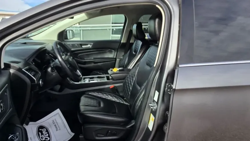 2023 Ford Edge | Photo 15 of 31