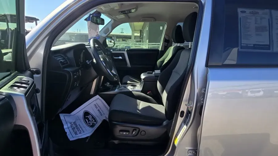 2022 Toyota 4Runner | Photo 13 of 29