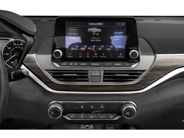 2024 Nissan Altima | Photo 6 of 12