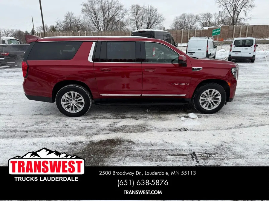 2024 GMC Yukon XL SLT | Photo 5 of 22