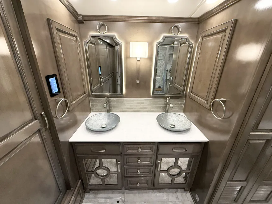 2023 Newmar Essex 4551 | Photo 20 of 34