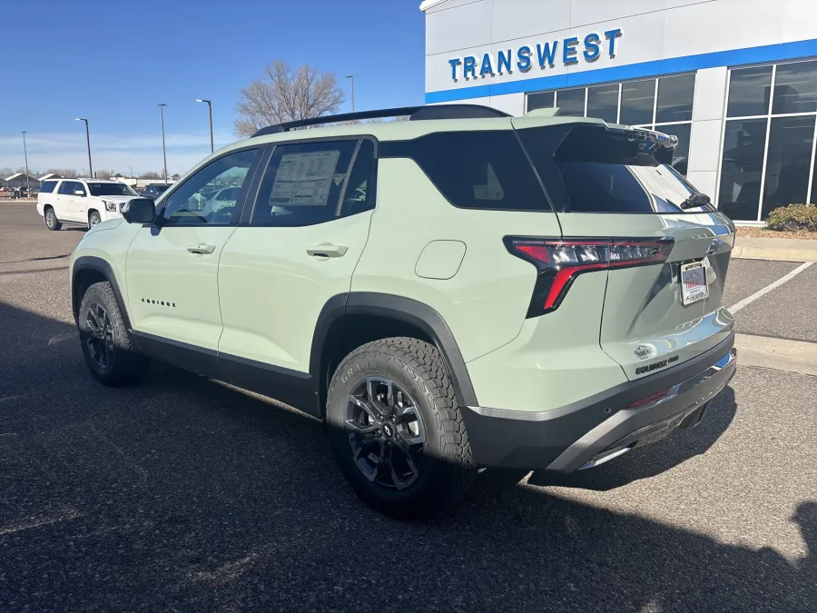 2026 Chevrolet Equinox AWD ACTIV | Photo 2 of 22