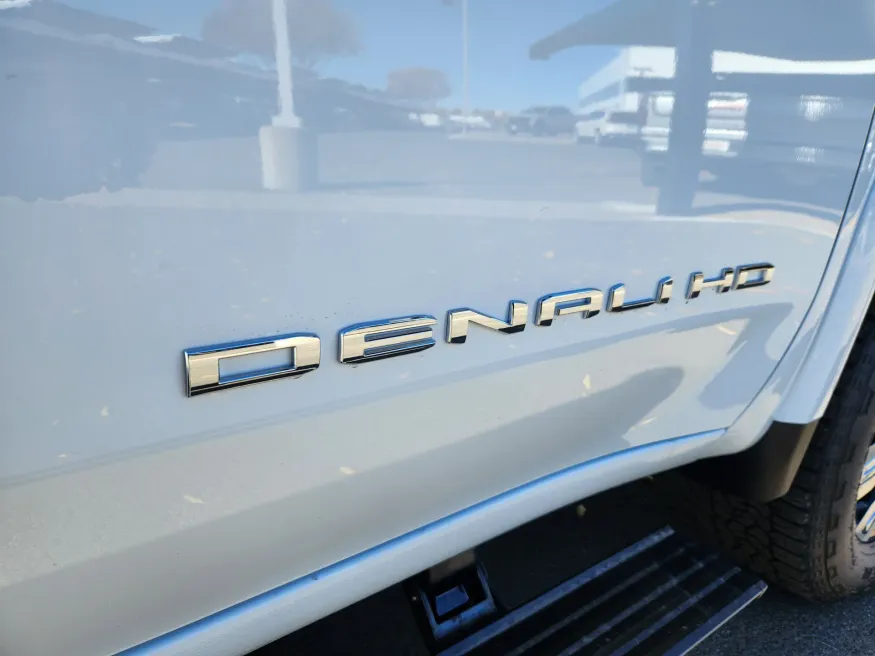 2026 GMC Sierra 2500HD Denali | Photo 19 of 31