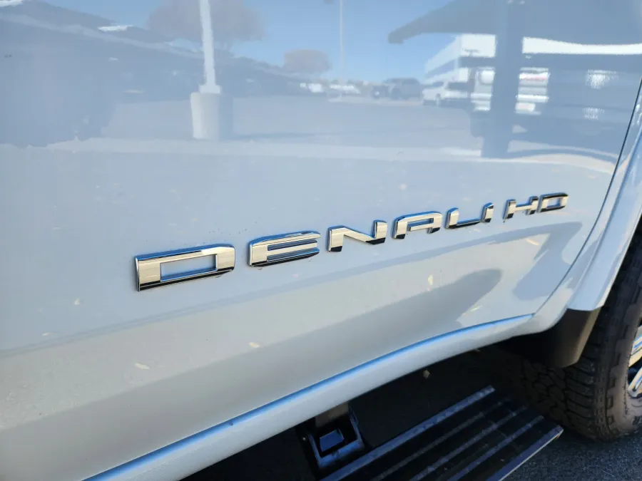 2026 GMC Sierra 2500HD Denali | Photo 19 of 31