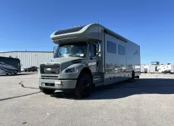 2026 Renegade Verona 40VBH | Thumbnail Photo 10 of 28