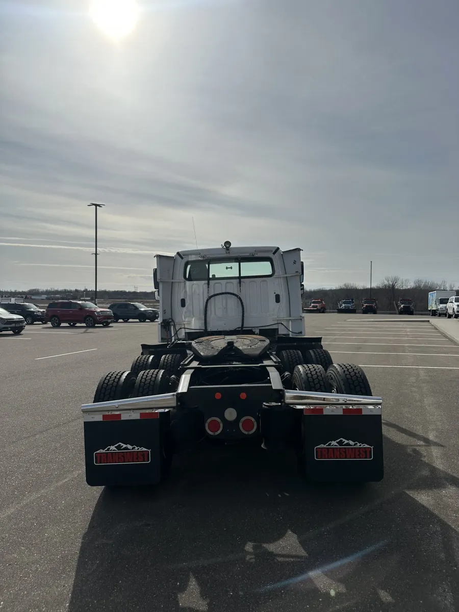 2019 Freightliner M2 112 | Photo 6 of 14