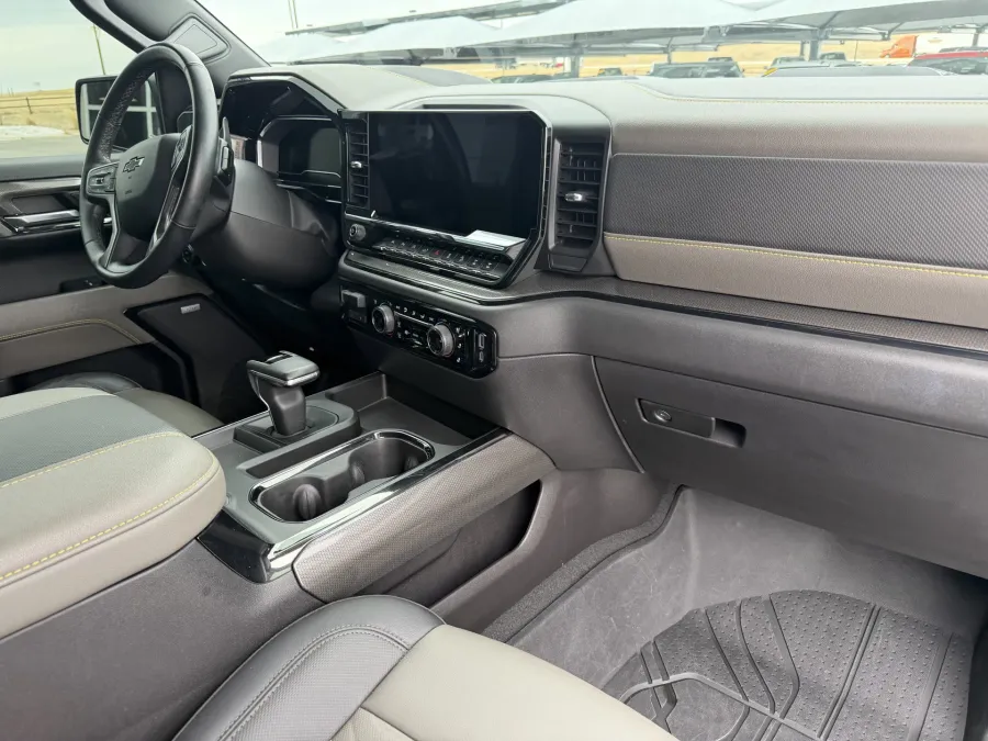 2024 Chevrolet Silverado 1500 ZR2 | Photo 12 of 20