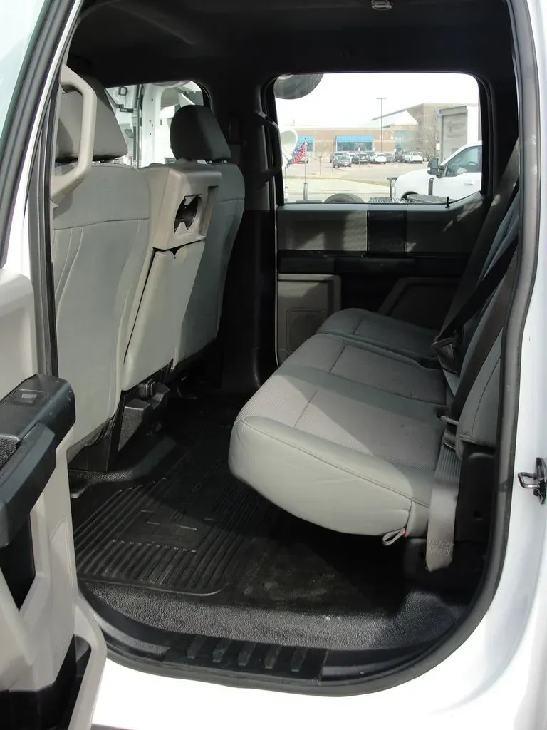 2019 Ford Super Duty F-550 XL | Photo 11 of 14