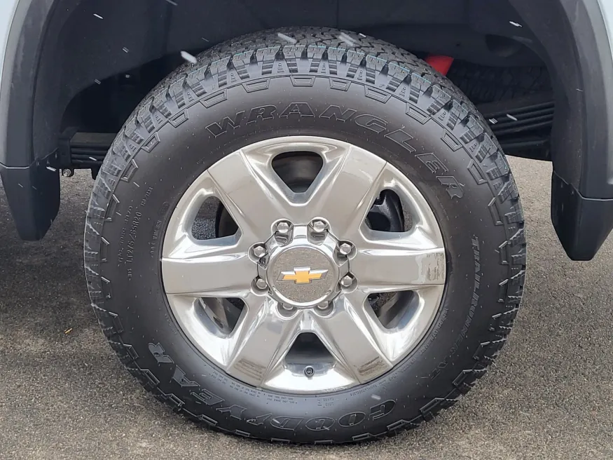 2022 Chevrolet Silverado 2500HD LTZ | Photo 14 of 36