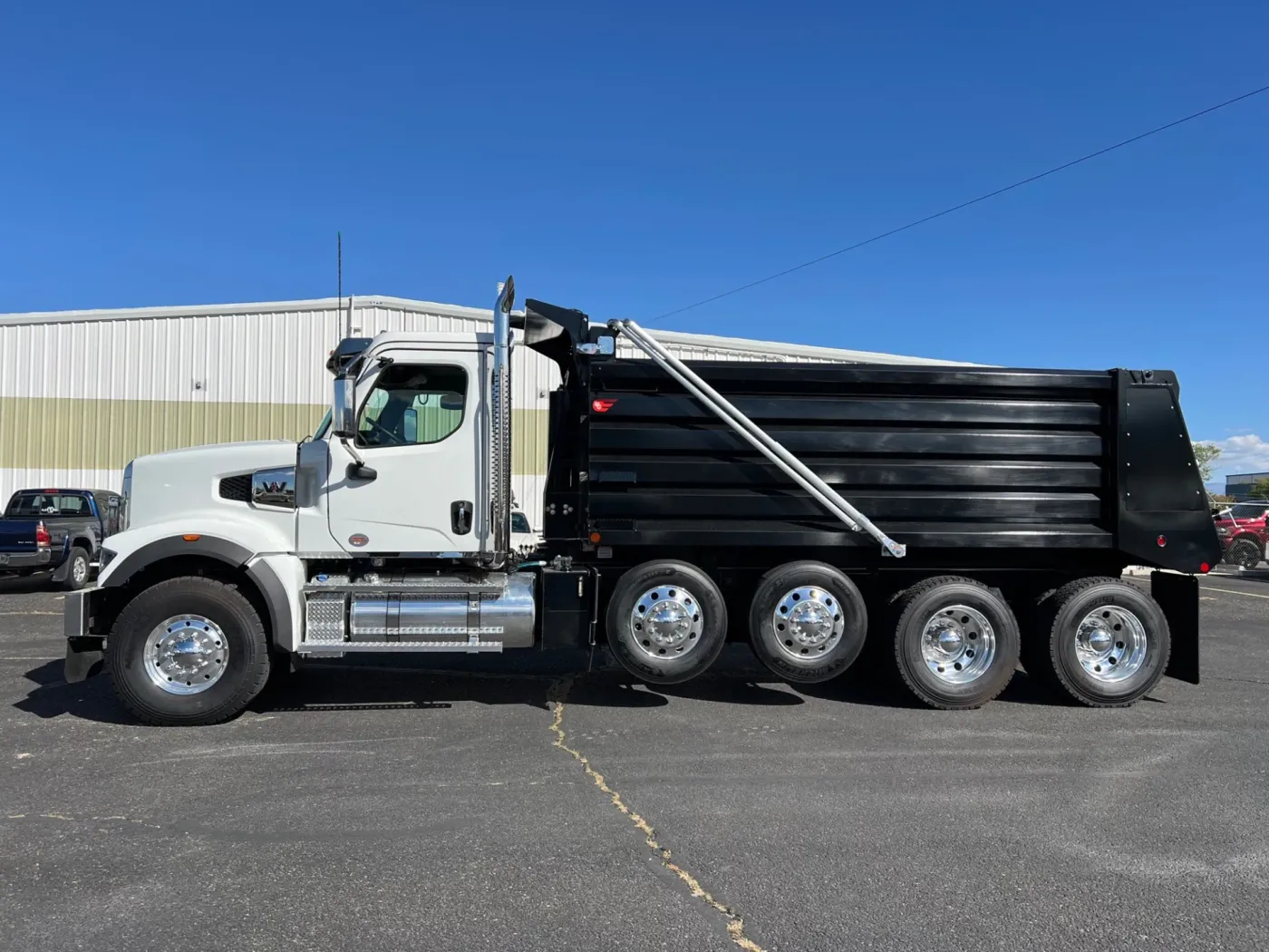 2025 Western Star 49X | Photo 3 of 12