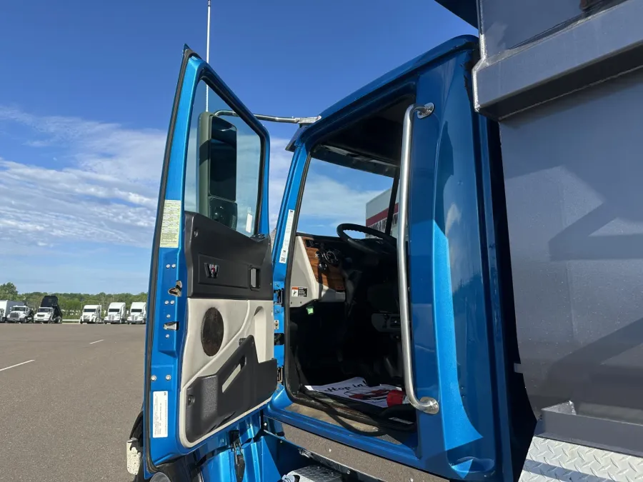 2021 Western Star 4700 | Photo 9 of 14