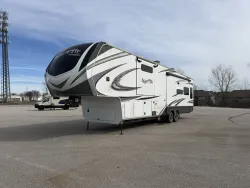 2022 Grand Design Solitude 373FB R | Thumbnail Photo 6 of 18