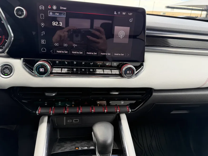 2023 GMC Canyon 4WD AT4X | Photo 14 of 19