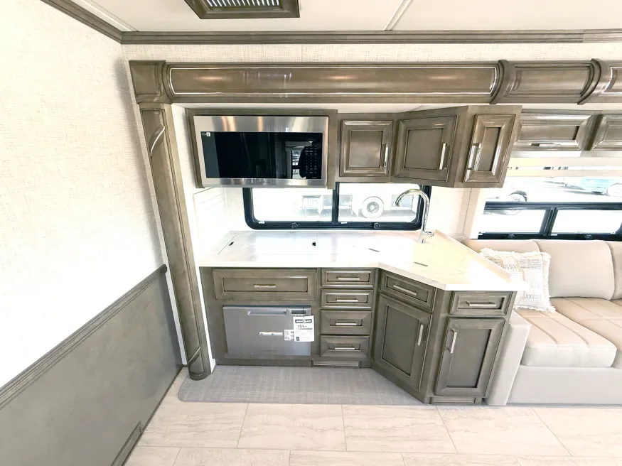 2027 Newmar Ventana 4345 | Photo 13 of 33