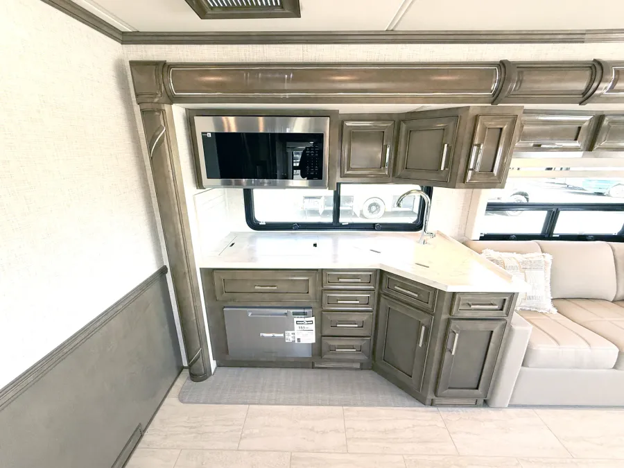 2027 Newmar Ventana 4345 | Photo 13 of 33