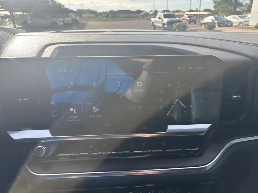 2024 GMC Sierra 1500 SLT | Photo 14 of 18