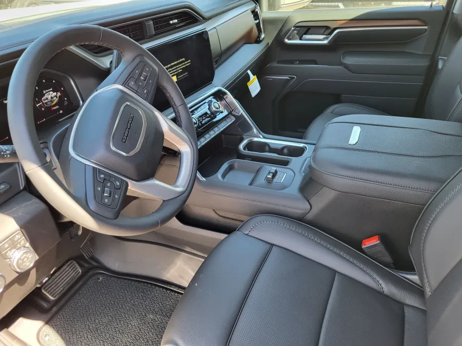 2026 GMC Sierra 3500HD Denali | Photo 11 of 25