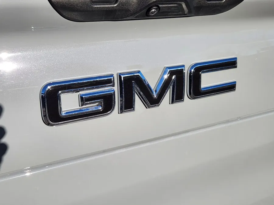 2025 GMC Sierra EV Max Range Denali | Photo 12 of 28