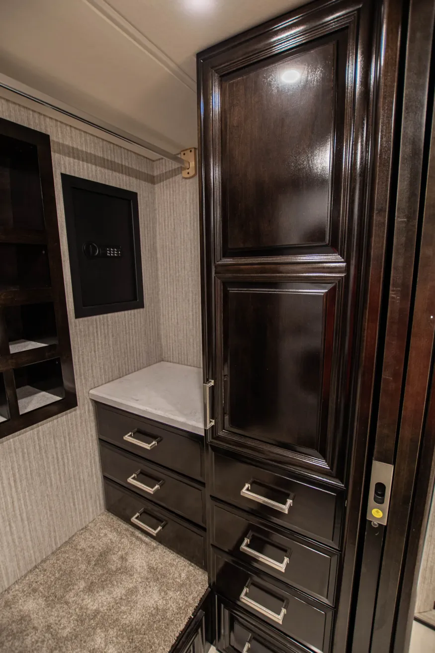 2022 Newmar London Aire 4579 | Photo 29 of 28