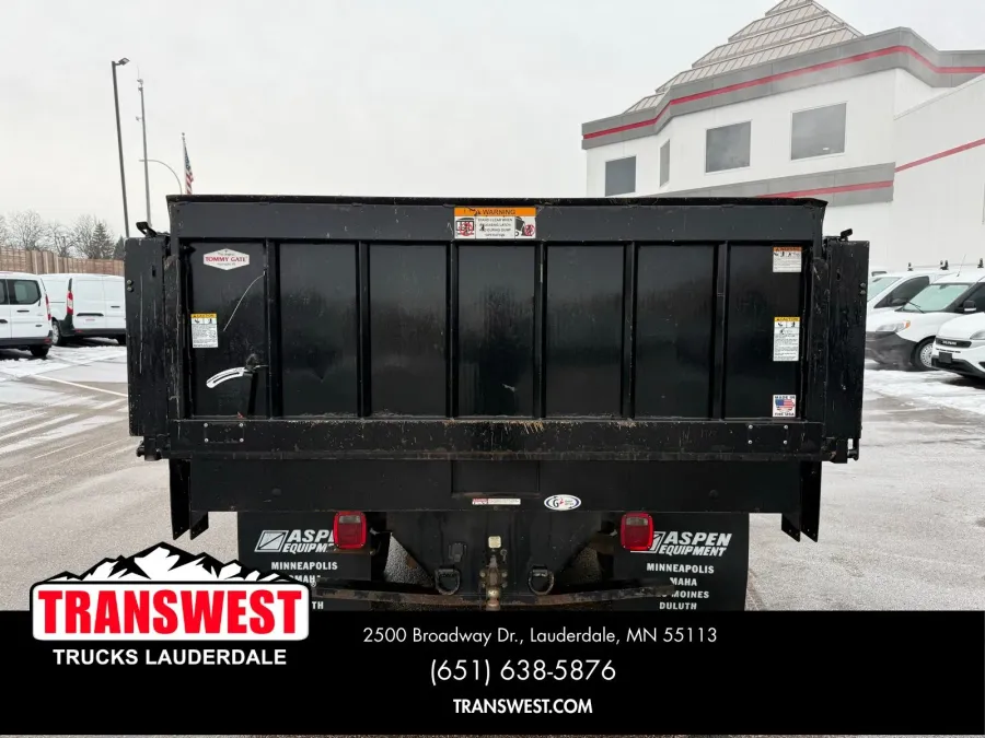 2011 Ford Super Duty F-350 XL | Photo 9 of 20