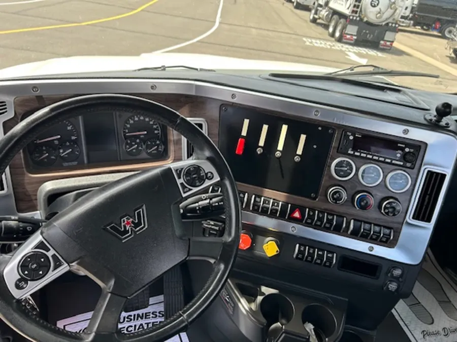 2022 Western Star 49X | Photo 11 of 15