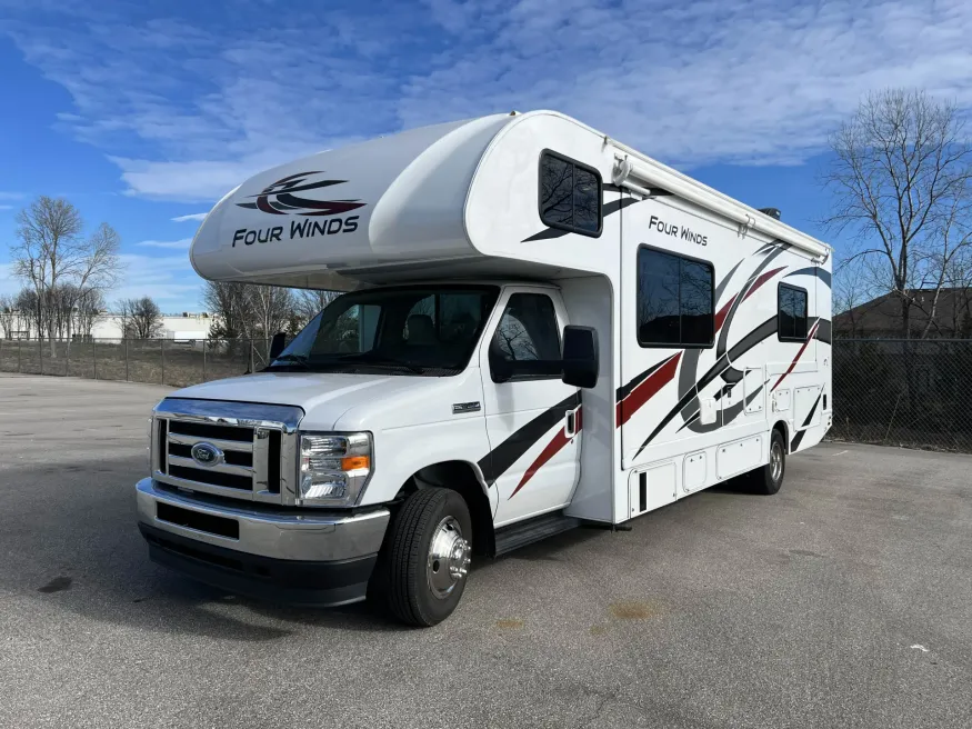 2022 Thor Four Winds 27R | Photo 7 of 37