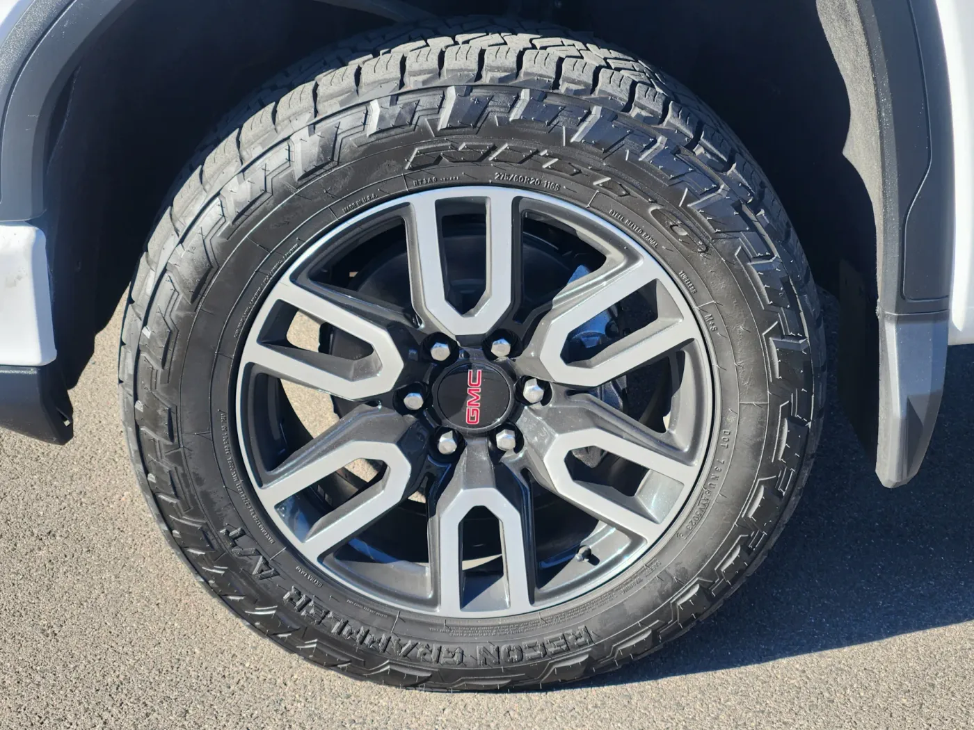 2022 GMC Sierra 1500 AT4 | Photo 5 of 22