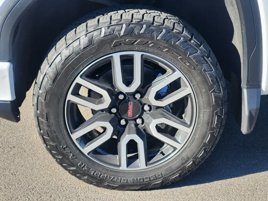 2022 GMC Sierra 1500 AT4 | Photo 5 of 22