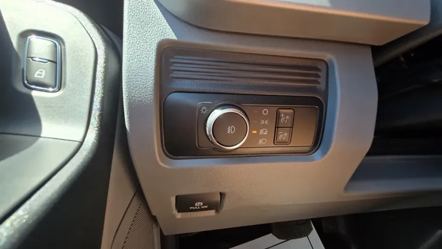 2025 Ford Super Duty F-450 | Photo 9 of 26