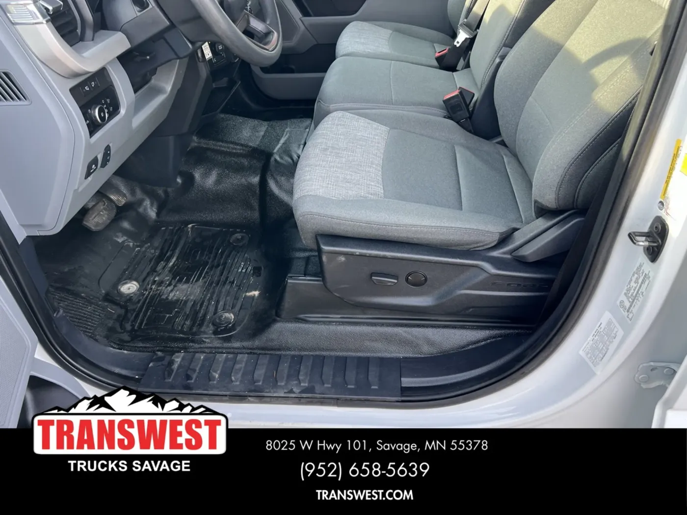 2024 Ford F-350 | Photo 3 of 16