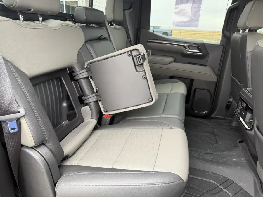 2024 Chevrolet Silverado 1500 ZR2 | Photo 10 of 20