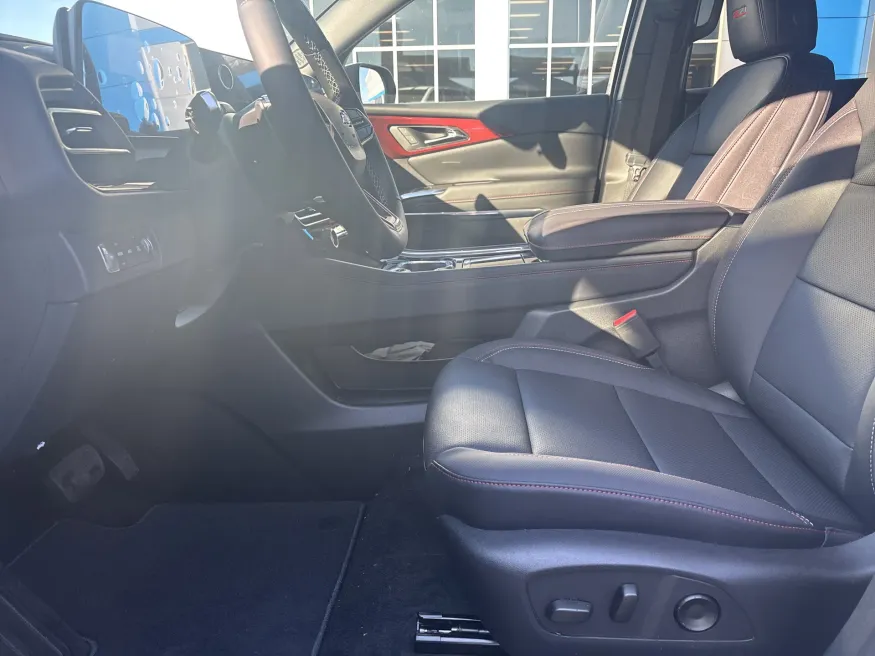 2026 Chevrolet Traverse AWD Z71 | Photo 17 of 26