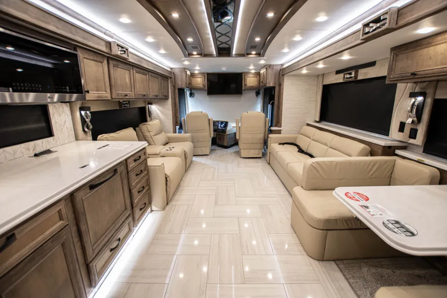 2026 Tiffin Phaeton 44OH | Photo 13 of 31