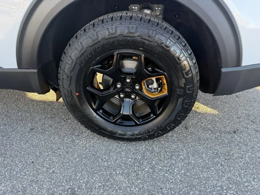 2026 Ford Explorer | Photo 11 of 32