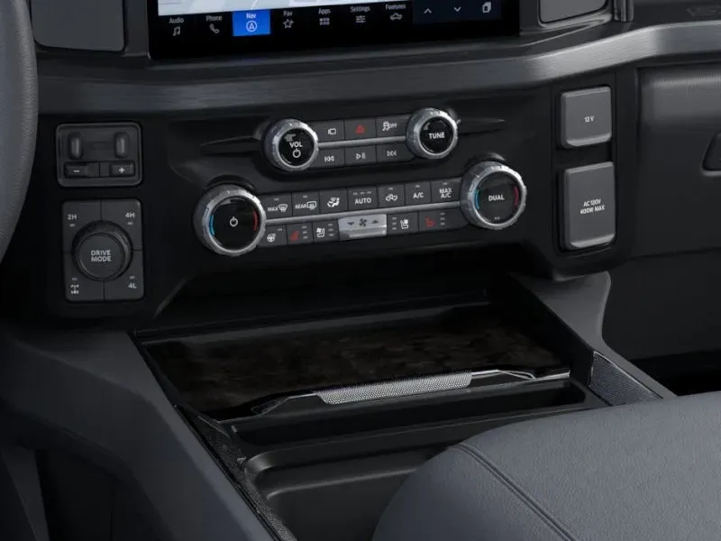 2026 Ford Super Duty F-350 Lariat | Photo 15 of 22