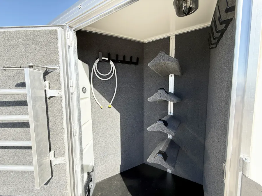 2024 Cimarron Norstar 4HGN | Photo 9 of 18