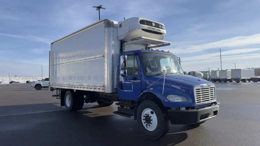 2019 Freightliner M2 106 | Photo 8 of 15