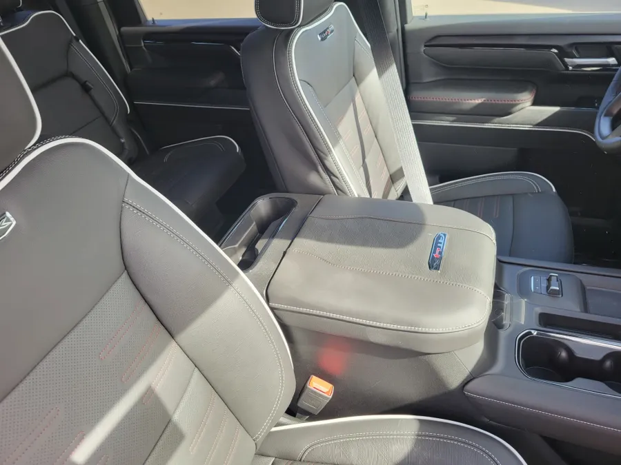 2026 GMC Sierra 2500HD AT4X | Photo 12 of 33