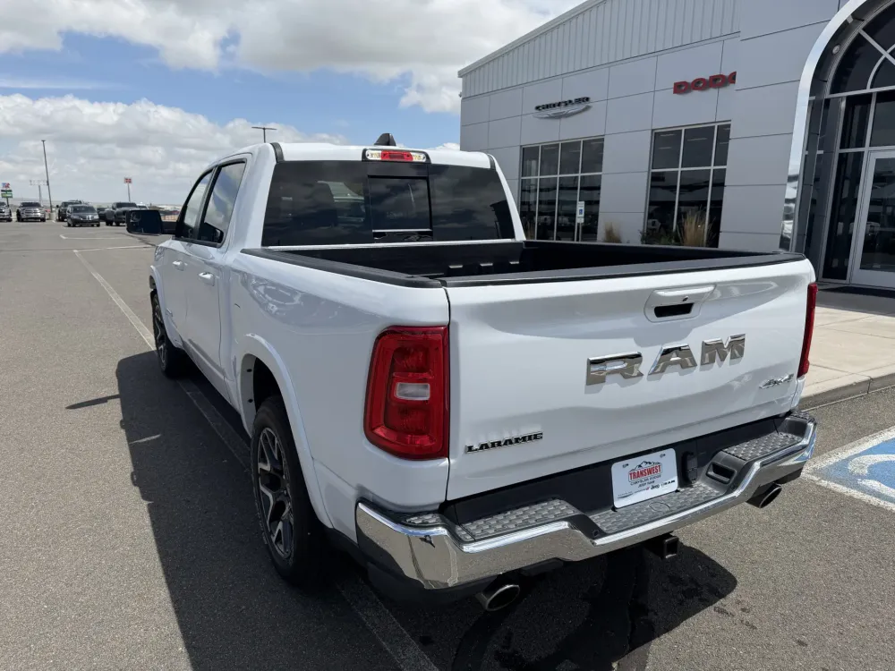 2025 RAM 1500 Laramie 4x4 Crew Cab 5'7's photo