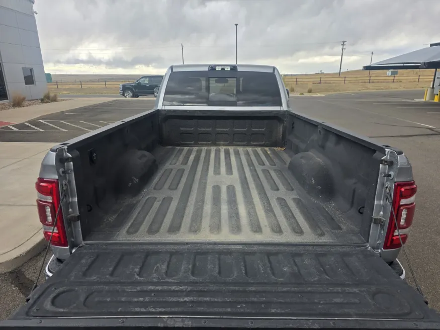 2022 RAM 3500 Laramie | Photo 13 of 28