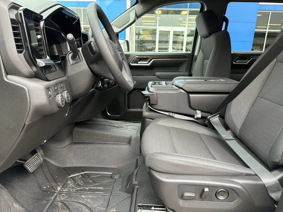 2026 Chevrolet Silverado 1500 RST | Photo 13 of 19