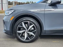 2023 Volkswagen ID.4 | Thumbnail Photo 4 of 22
