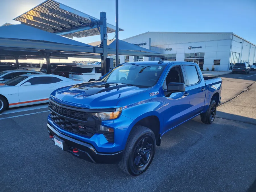 2022 Chevrolet Silverado 1500 Custom Trail Boss | Photo 2 of 23