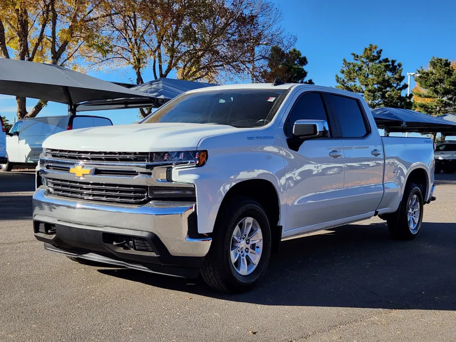 2021 Chevrolet Silverado 1500 LT | Photo 3 of 31