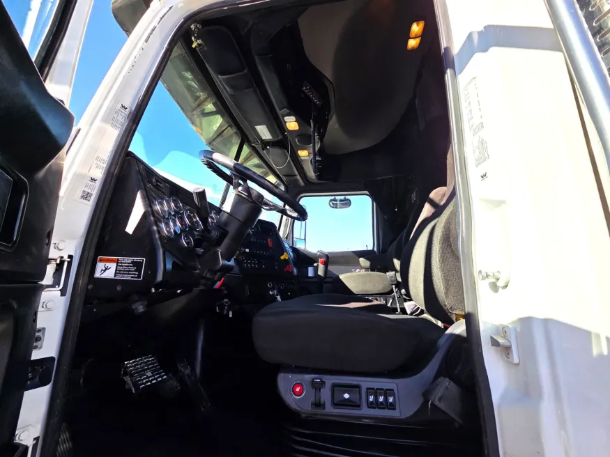 2021 Western Star 4900SA | Photo 12 of 20
