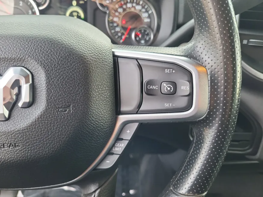 2024 RAM 3500 Chassis Cab SLT | Photo 13 of 22