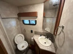 2019 Winnebago Sunstar LX 35F | Thumbnail Photo 15 of 20