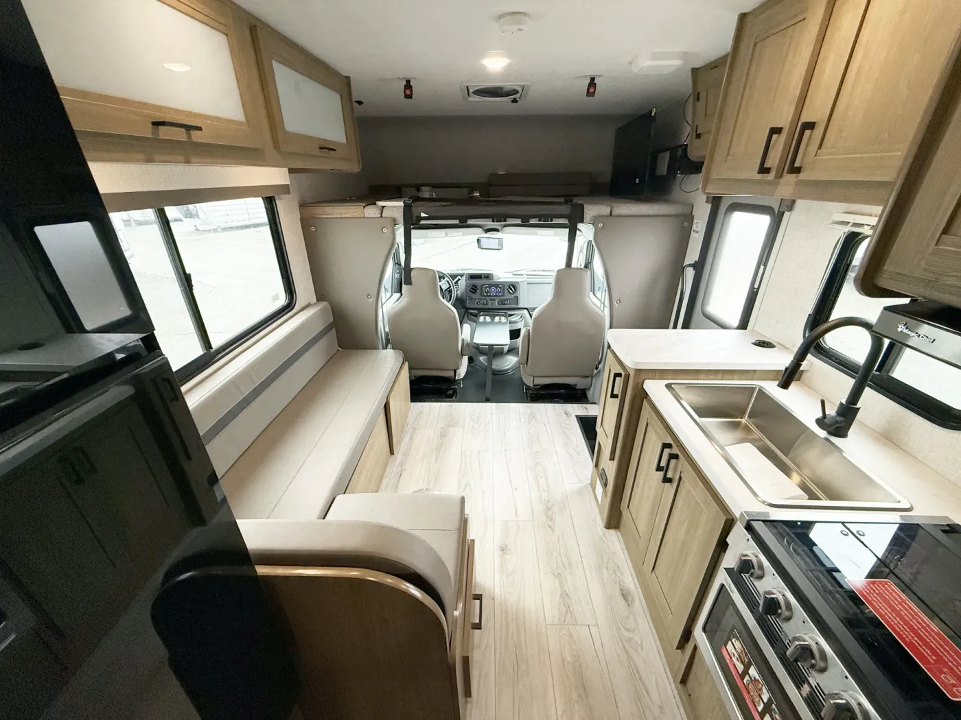 2025 Coachmen Leprechaun 220XG | Photo 5 of 21