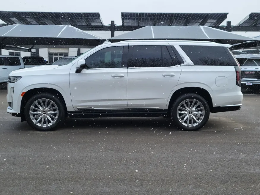 2024 Cadillac Escalade 4WD Premium Luxury | Photo 3 of 33